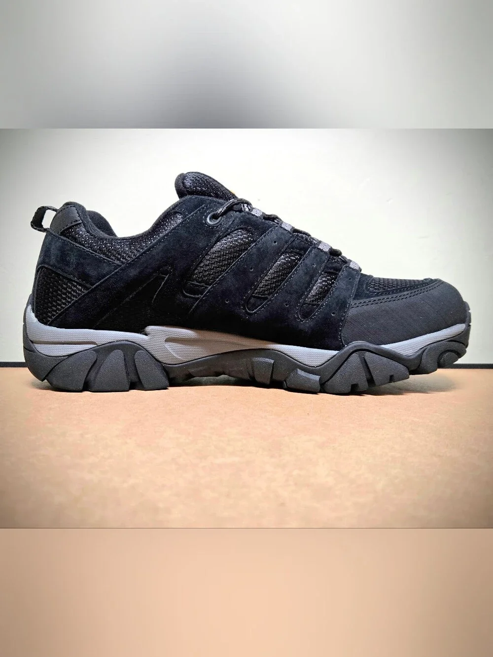 NEW $150 ASOLO Men's 10.5 Expedition Hiking Shoes Low Top Waterproof Black Suede